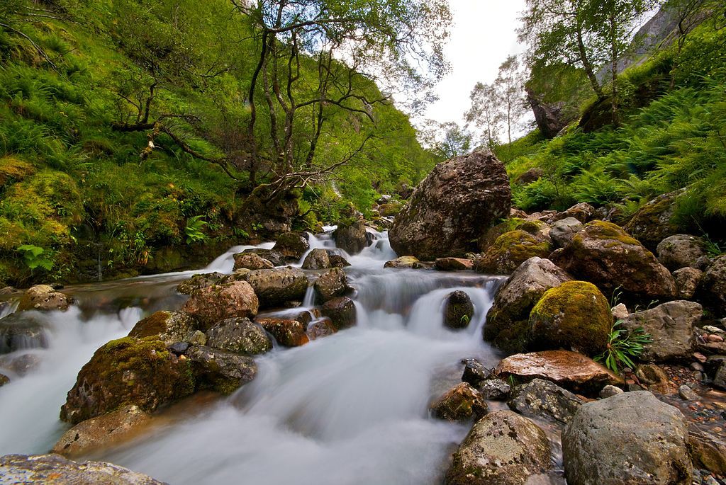 Glencoe waterfall | Image by Gil Cavalcanti | CC BY-SA 3.0