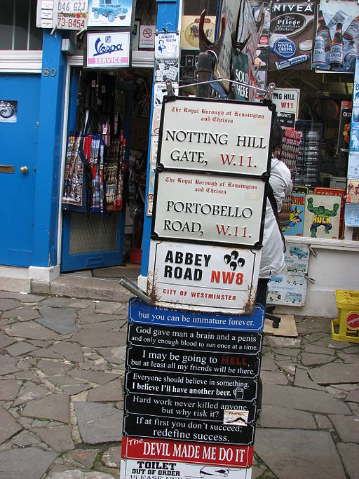 Portobello Road Market | Cristian Bortes / CC-BY-2.0 / Wikimedia Commons