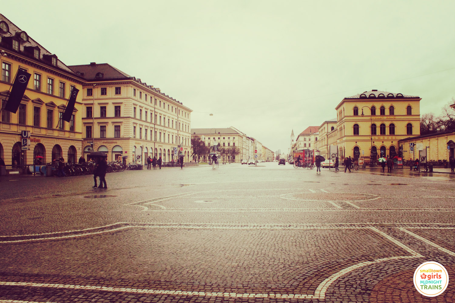 A view of the Odeonsplatz from the Feldherrnhalle