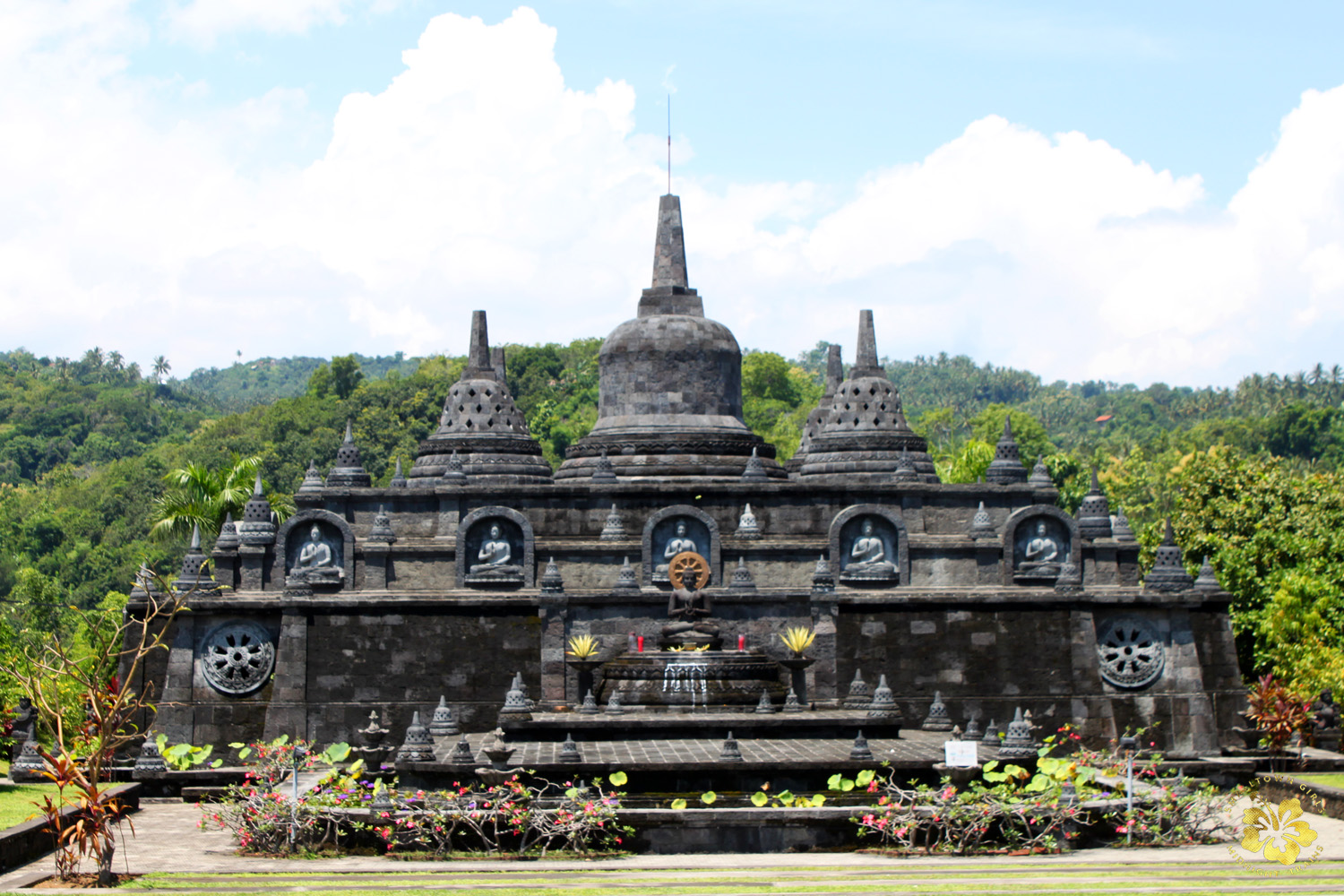 Bali_Lovina_Buddhisttemple_03